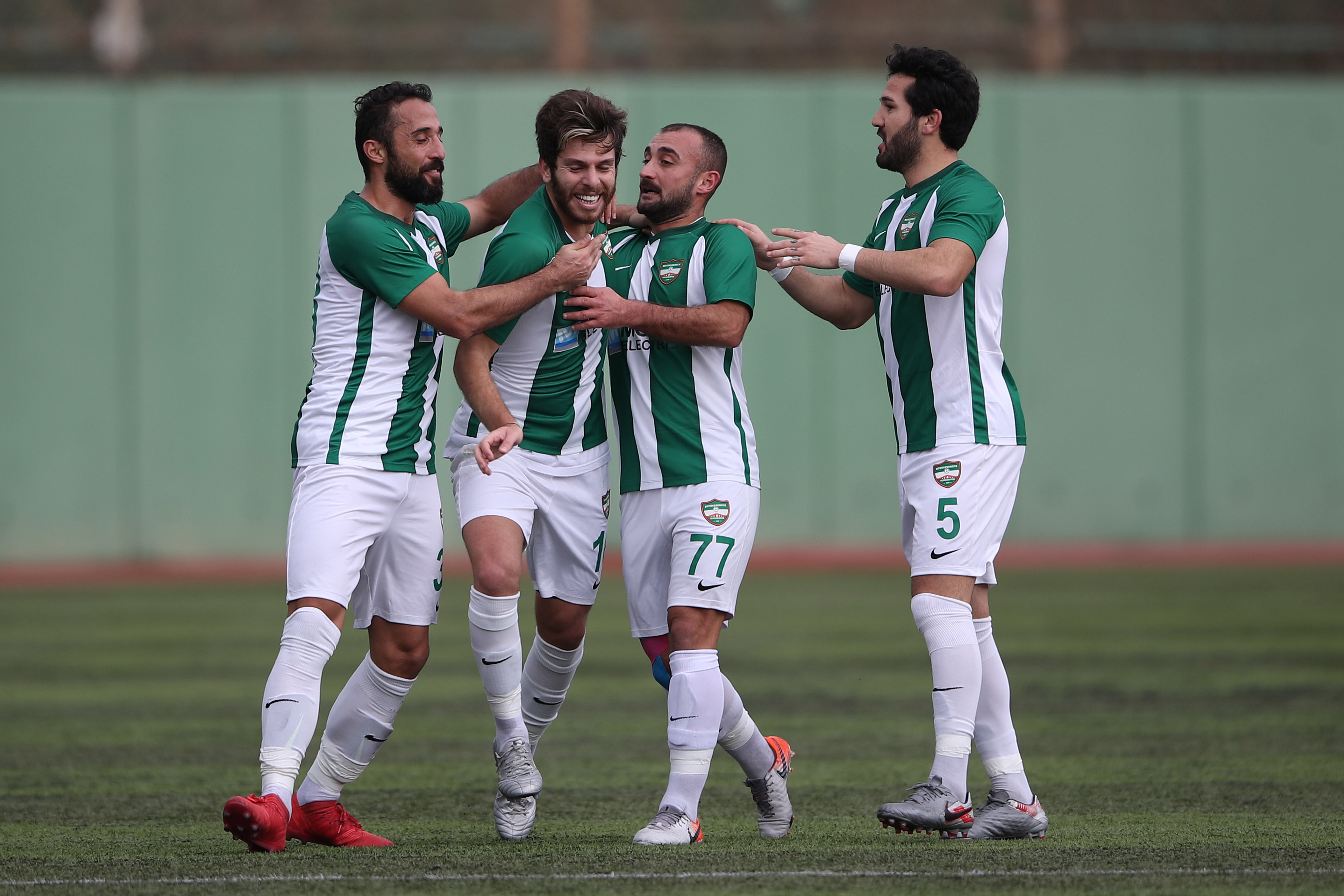 B.Çekmece Tepecikspor farka attı. 5-0