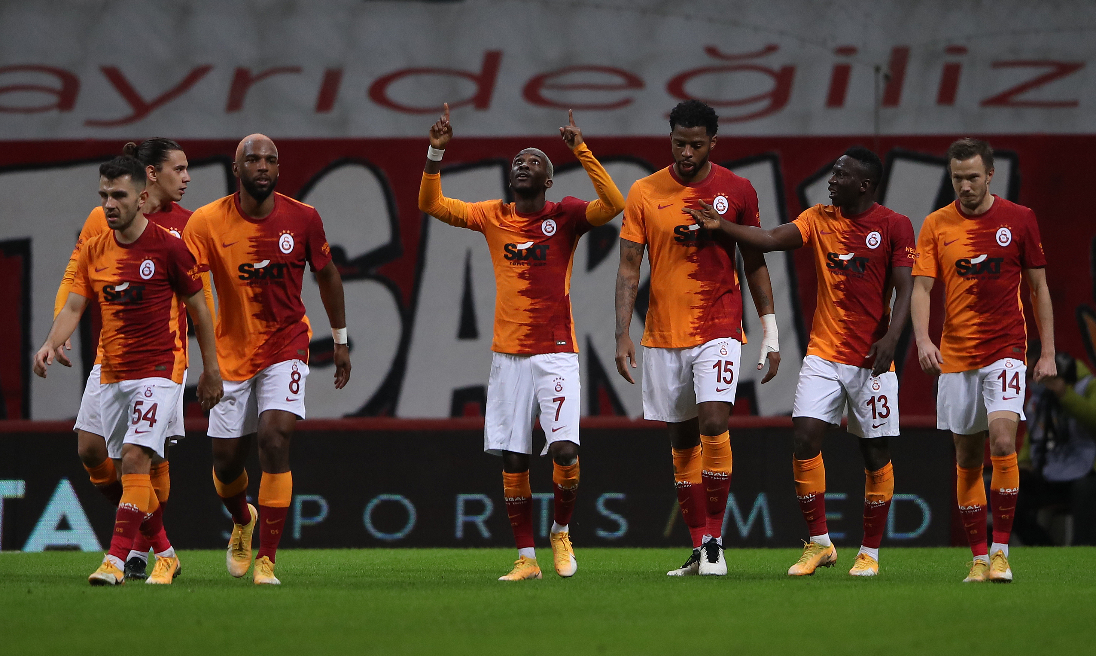 Galatasaray yarışa devam etti  3-0