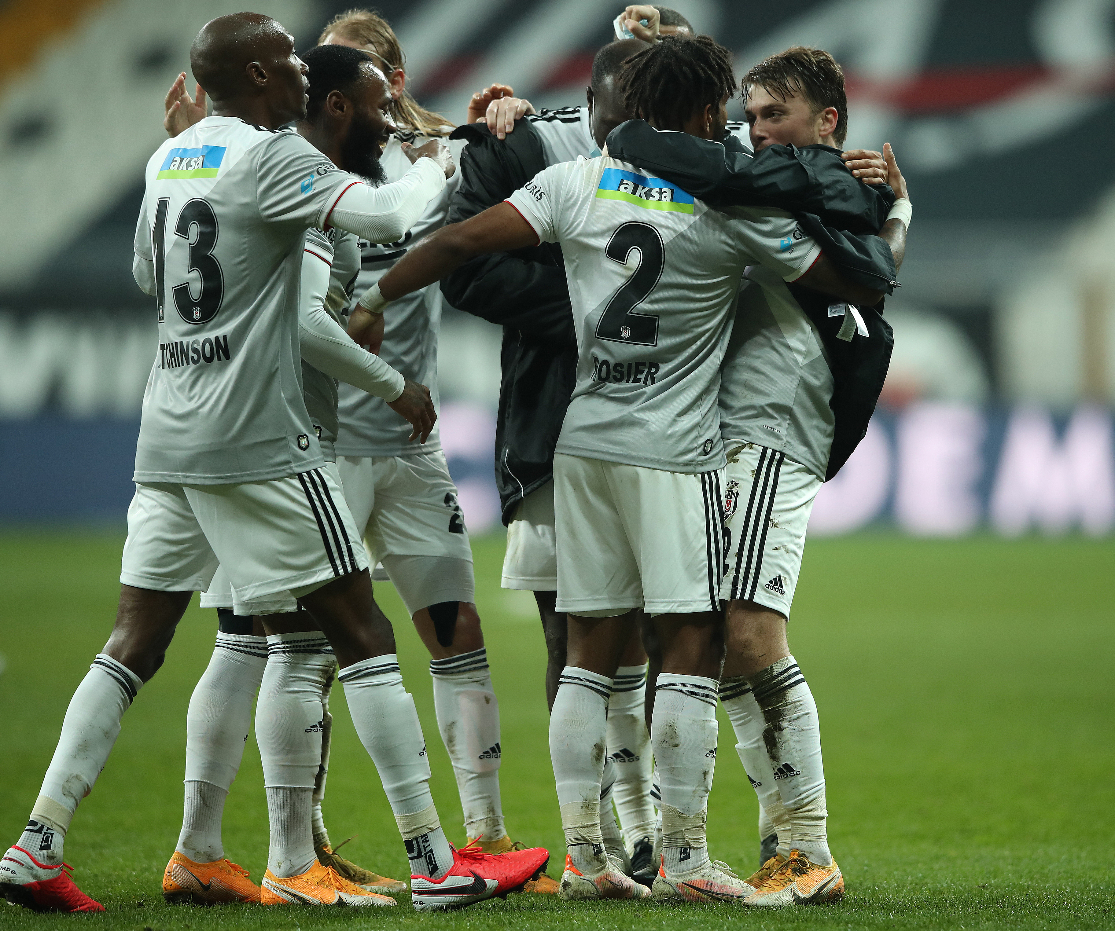 Beşiktaş puanları eşitledi,  yarıştan kopmadı 1-0