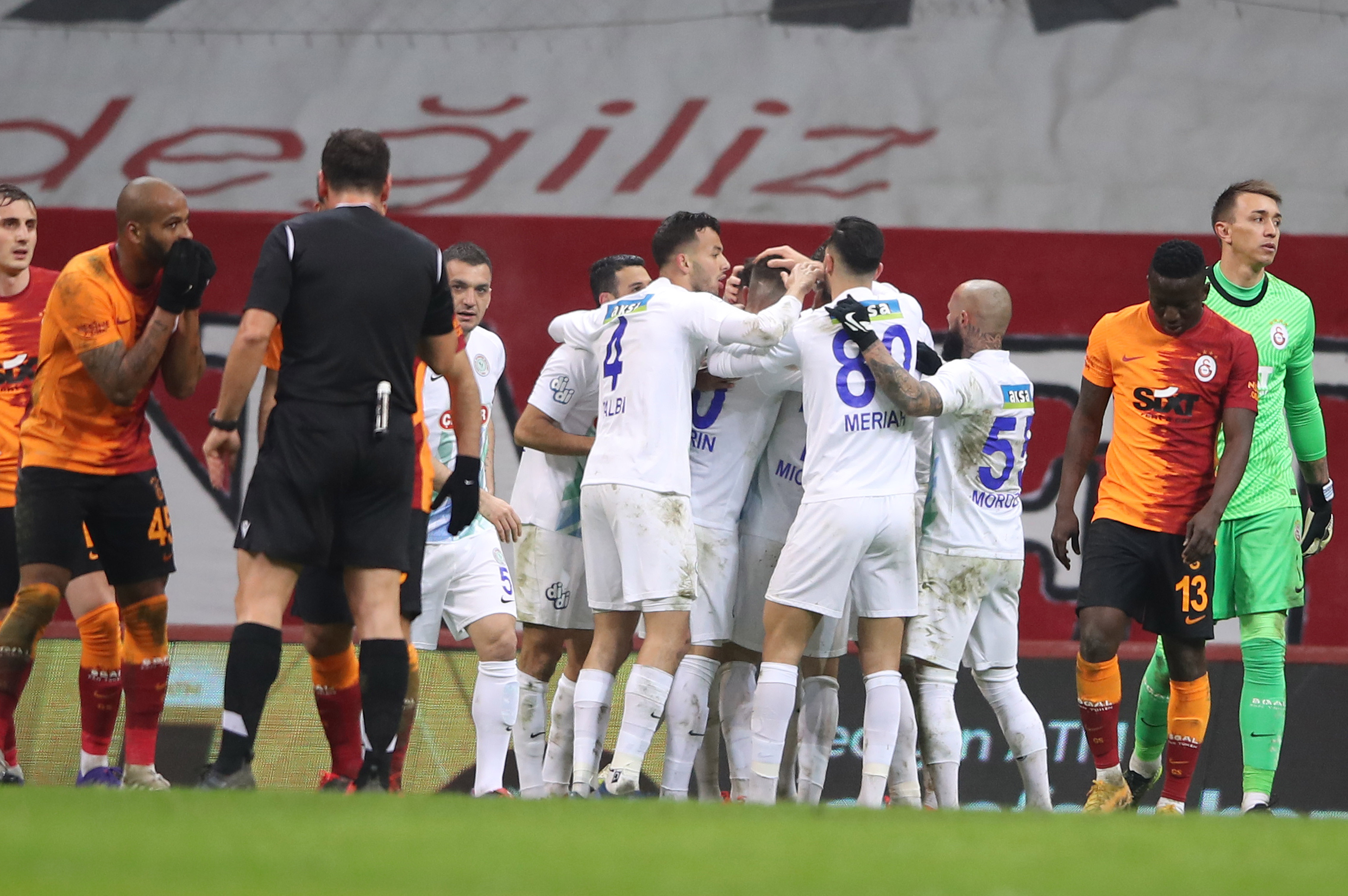 Galatasaray’a Rizespor engeli 3-4