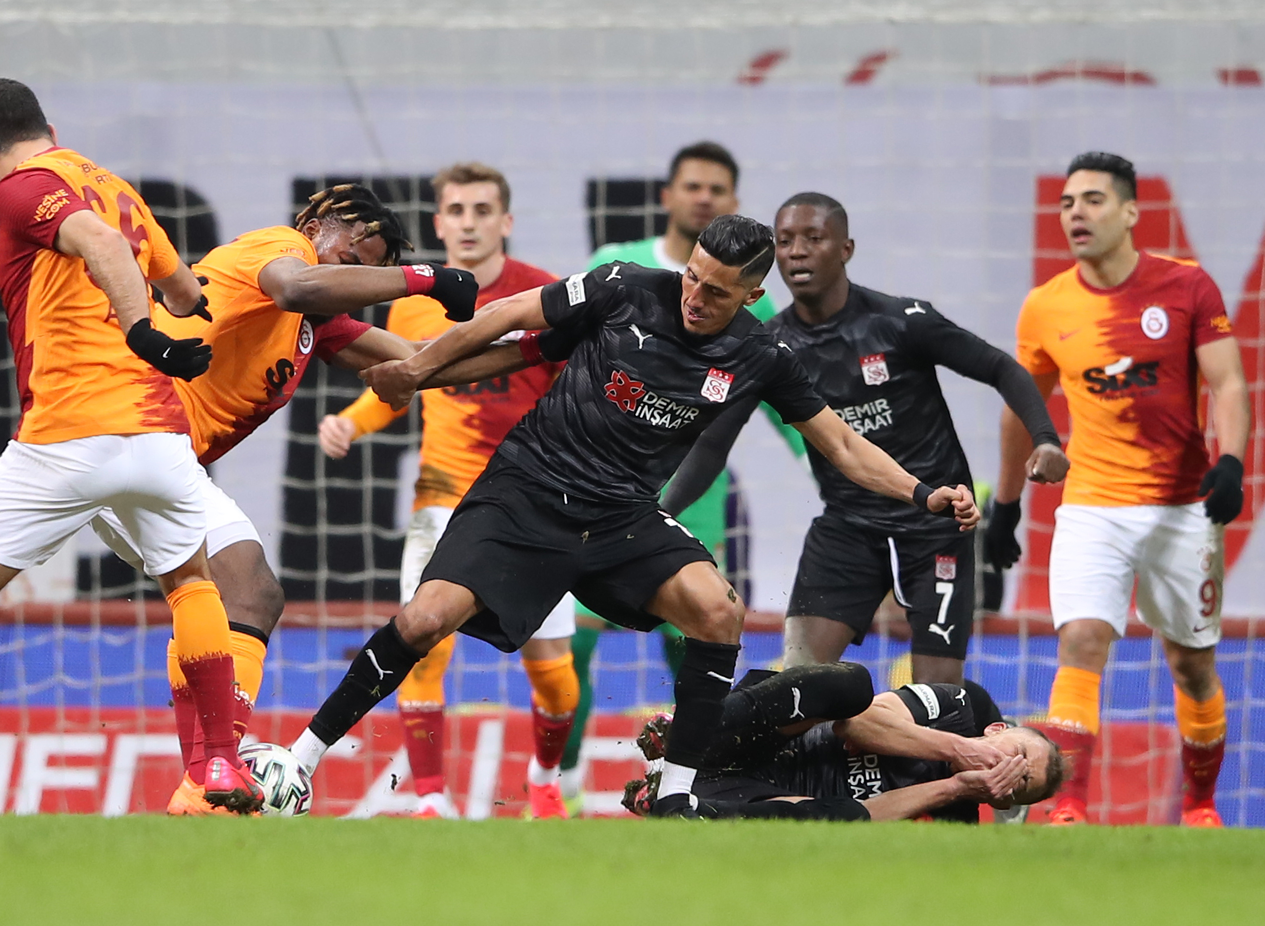 Galatasaray Sivas’a takıldı.  2-2