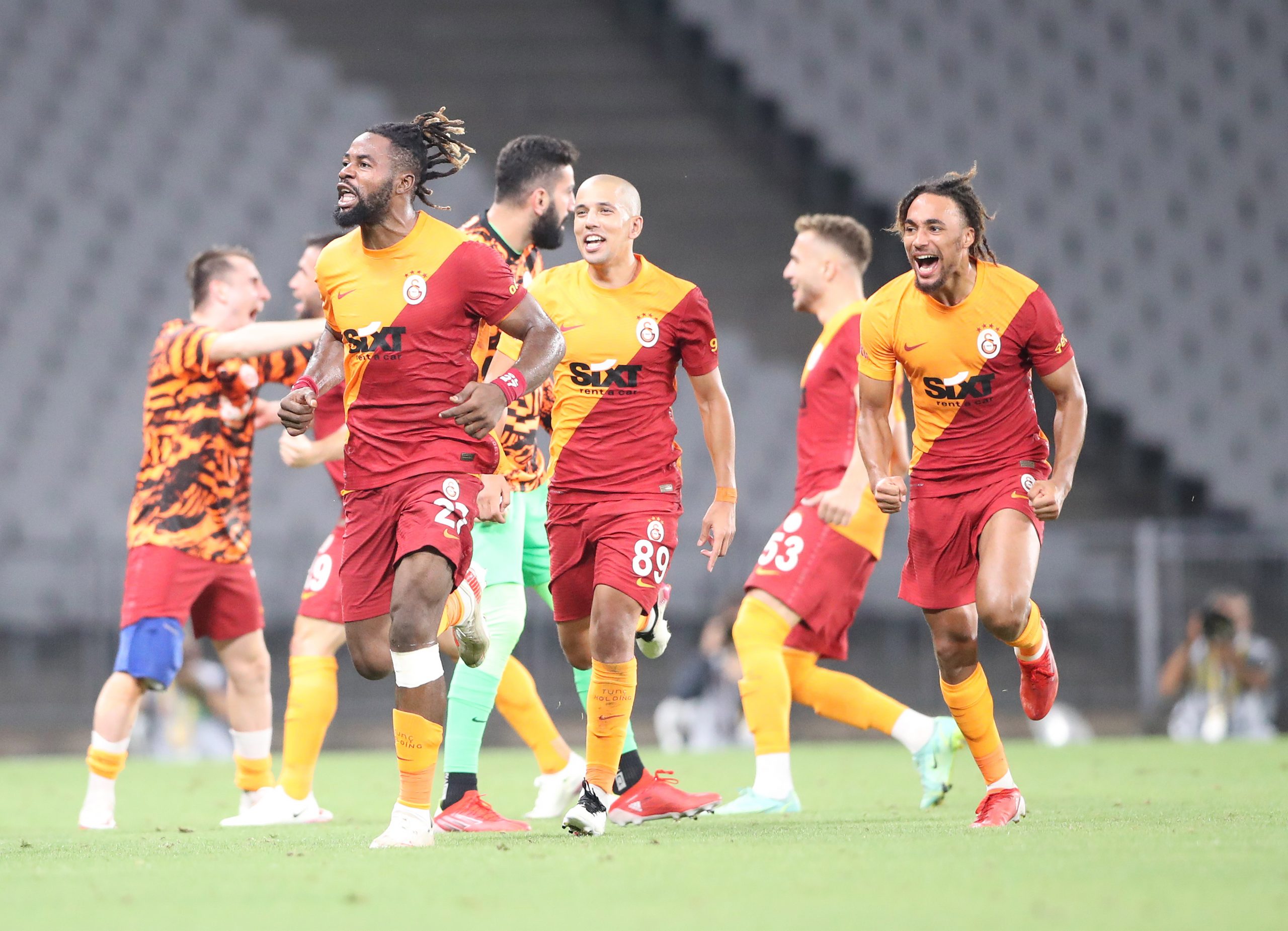 Galatasaray kazanmasını bildi  2-1