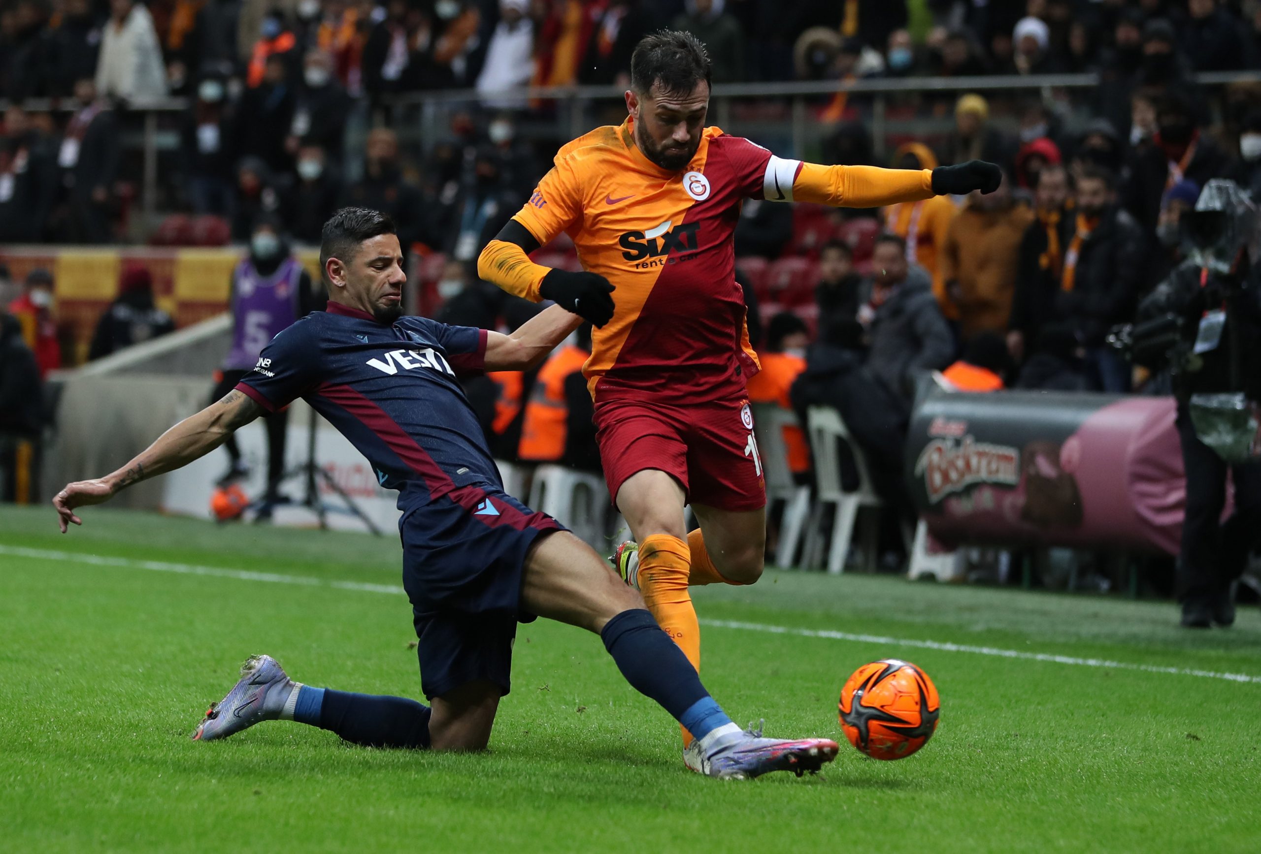 Galatasaray başladı, Trabzon bitirdi 1-2