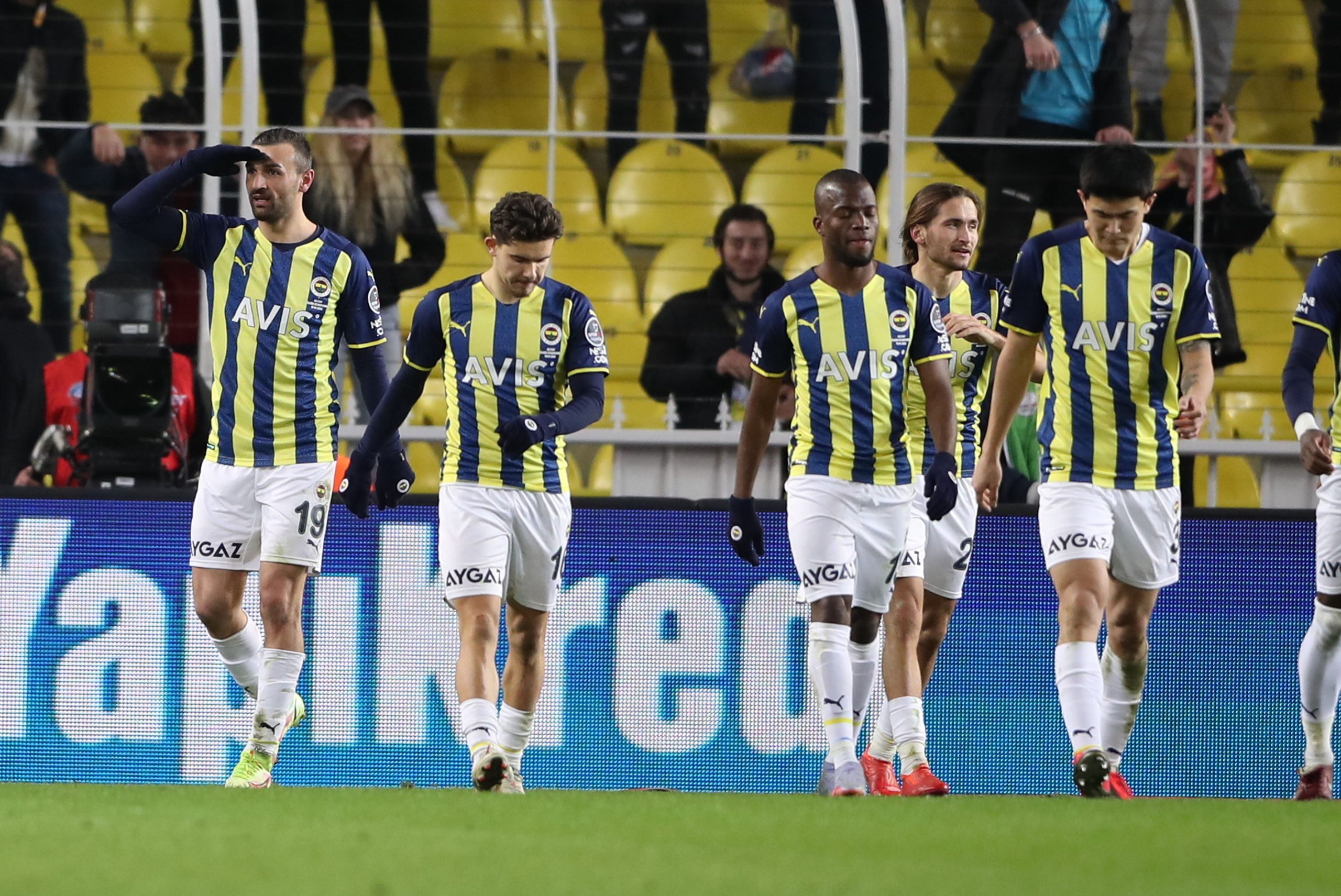 Fenerbahçe’den önemli galibiyet 2-1