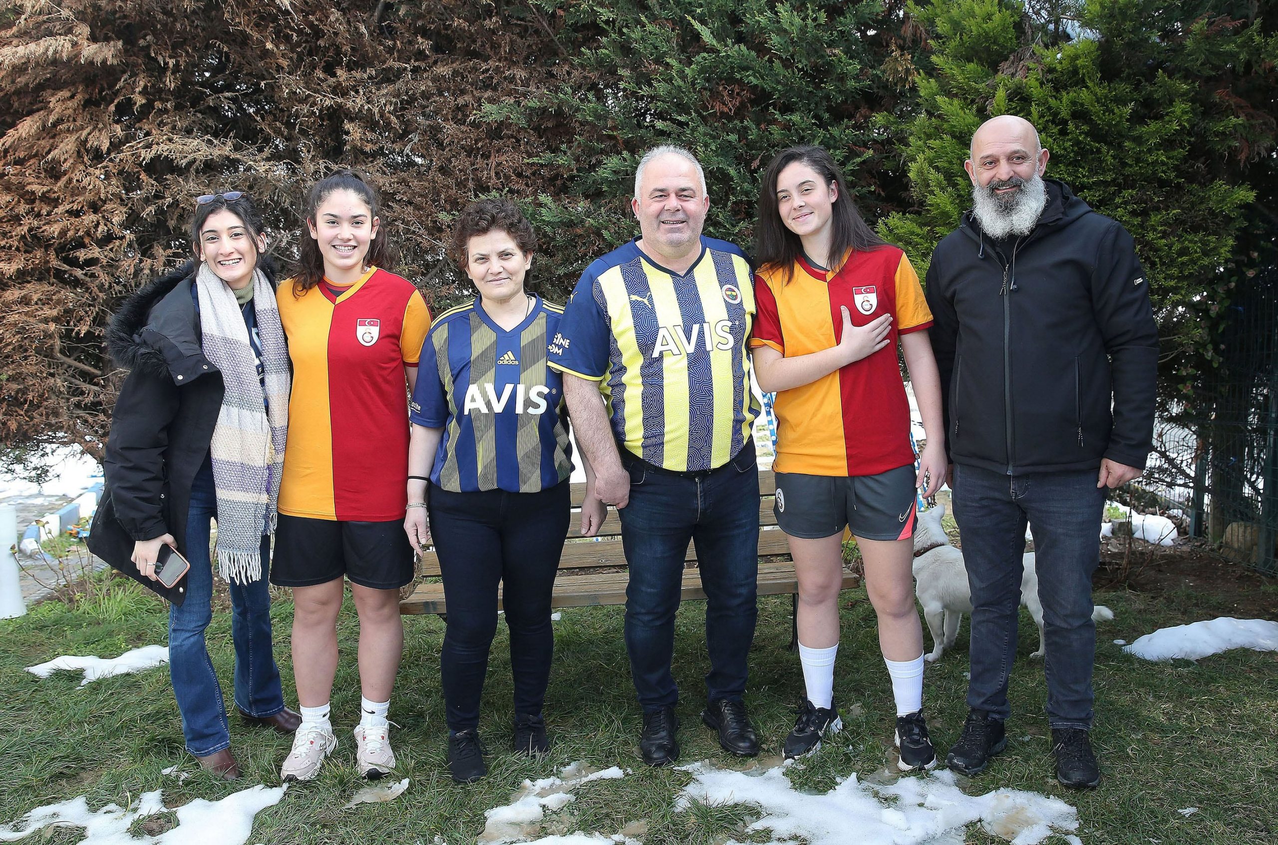 Fenerbahçeli ailenin Galatasaray’daki kızları