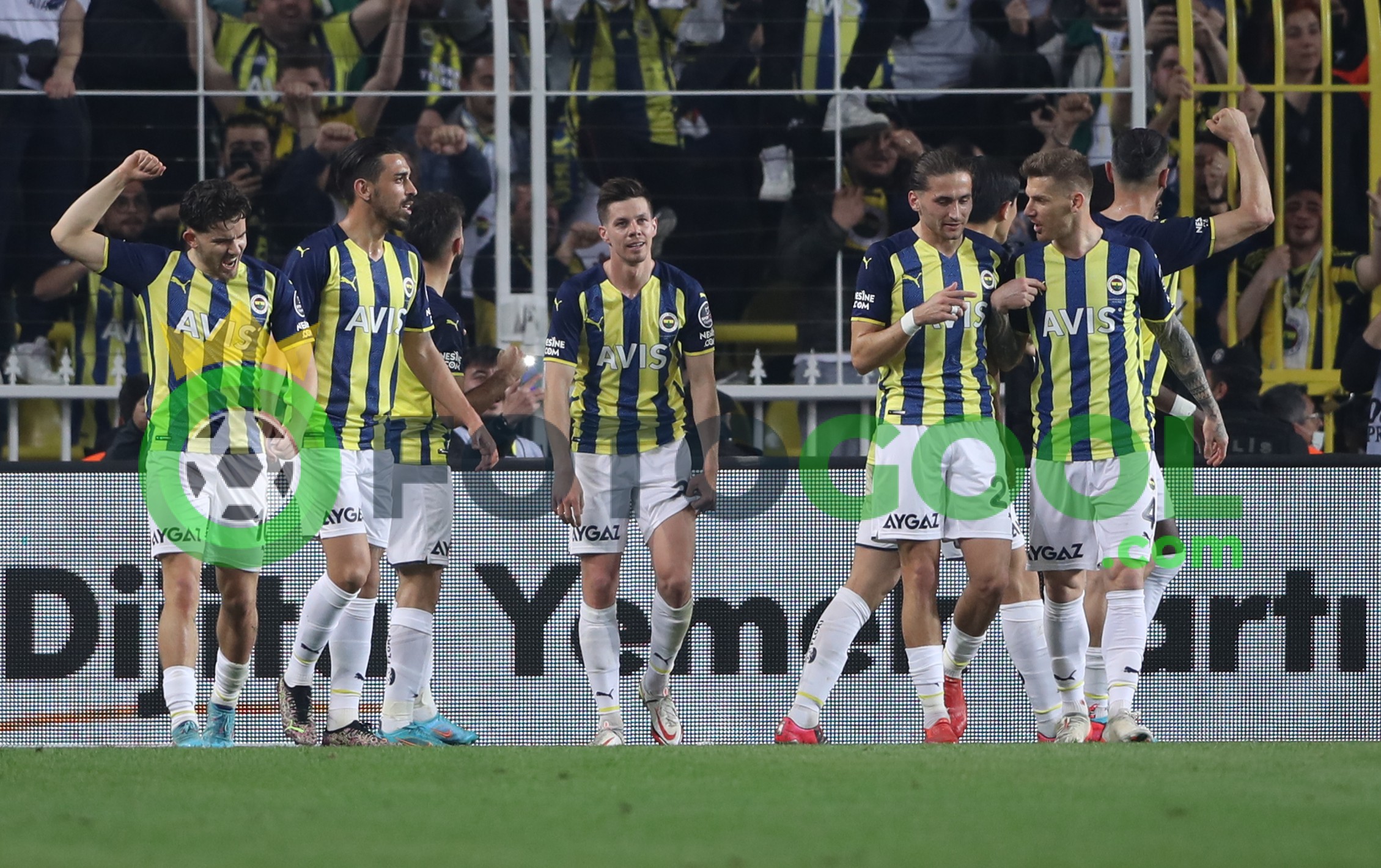Fenerbahçe iki başarı birden 2-0