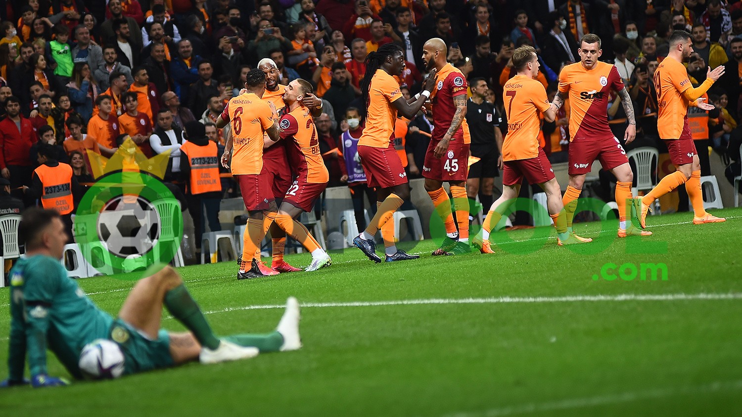 Galatasaray ilk yarıda bitirdi 2-0