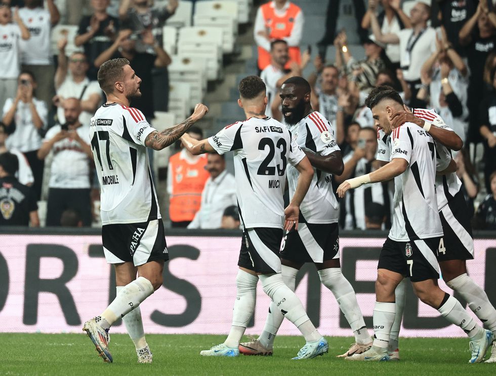 Beşiktaş kayıpsız gidiyor 2-0