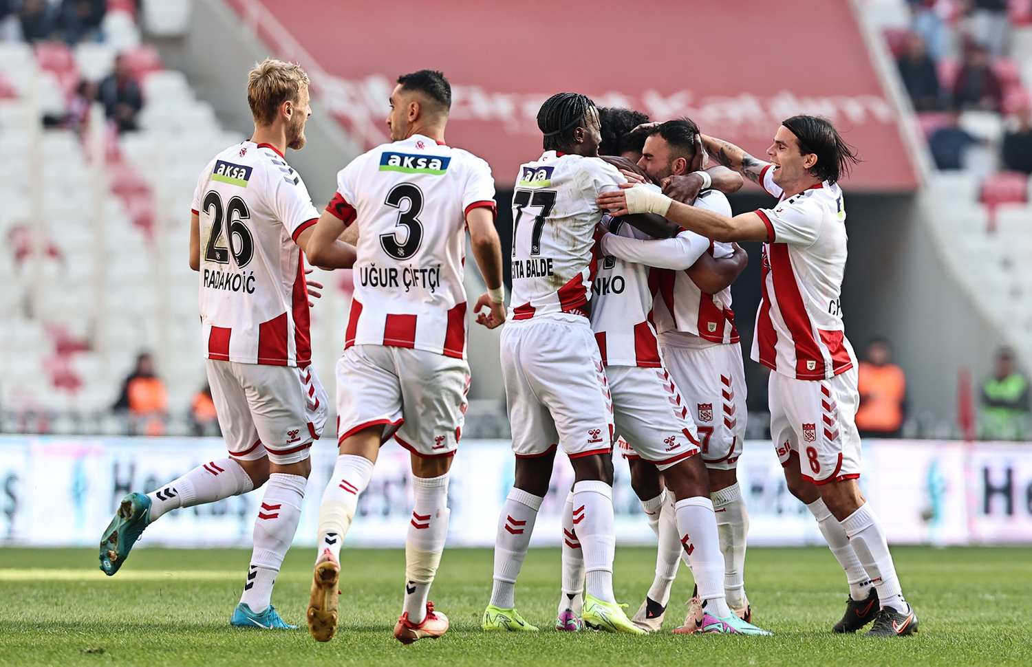 Sivasspor galibiyet serisini yakaladı 2-1