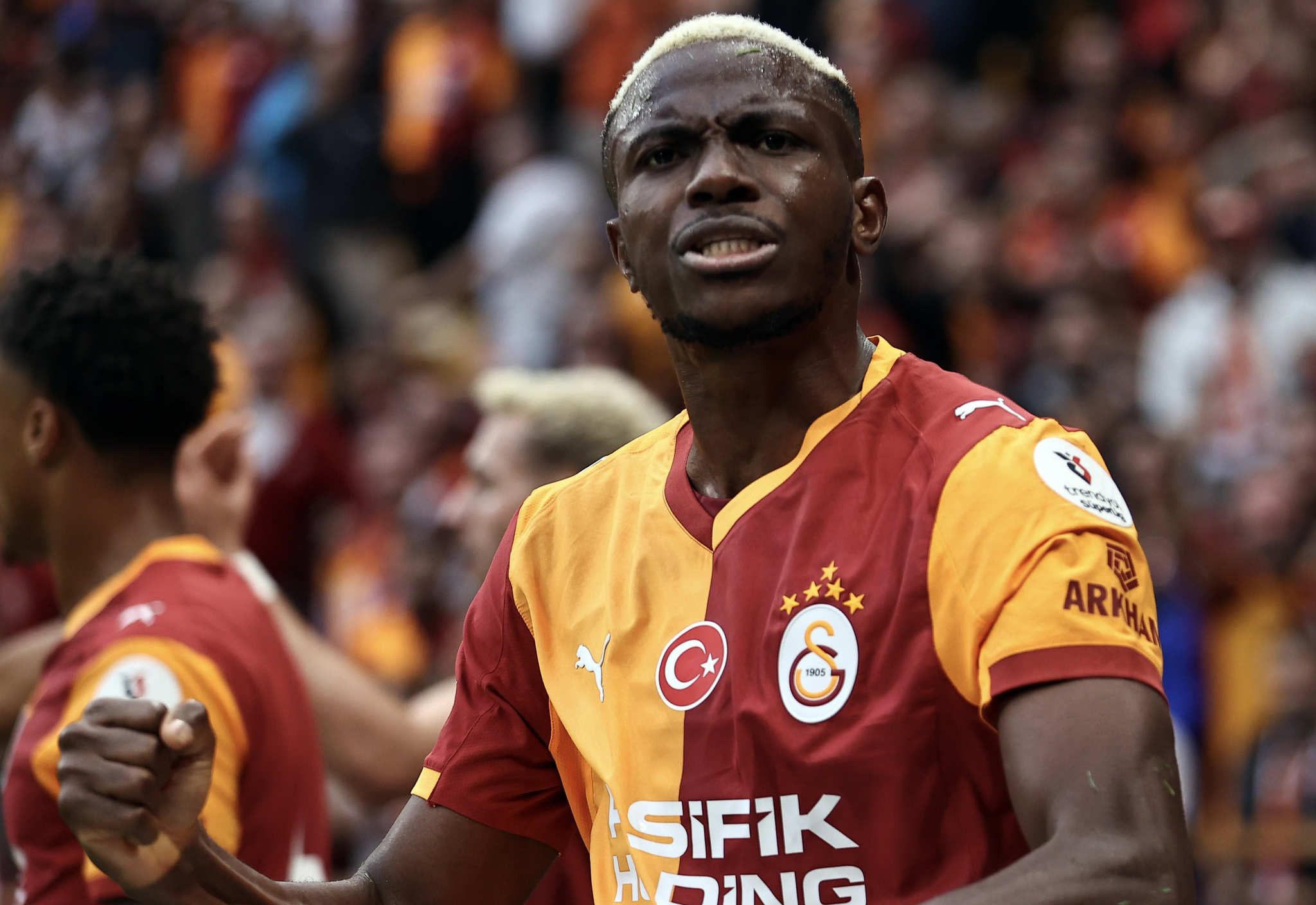 Osimhen Buruk ve YIlmaz’ı yakaladı